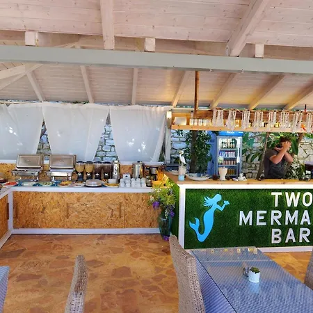 Two Mermaids Hotel 3*