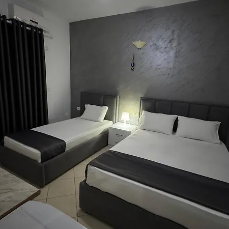 Two Mermaids קסאמיל