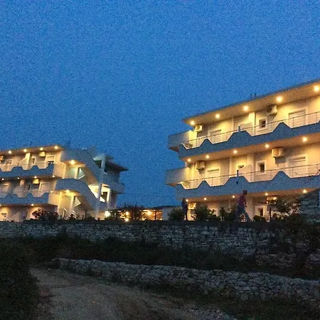 Two Mermaids Hotel 3*