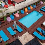 Two Mermaids Otel