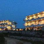 Two Mermaids Hotel 3*